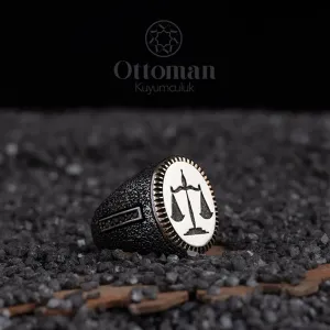 Gümüş takılar ve yüzükler ve aksesuarlar  925 Ayar gümüş  Özel tasarım el sanatı yüzükler ve diğer takılar Adalet Terazisi