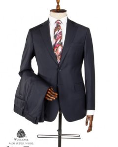 High-Quality Men's Suit 48C11