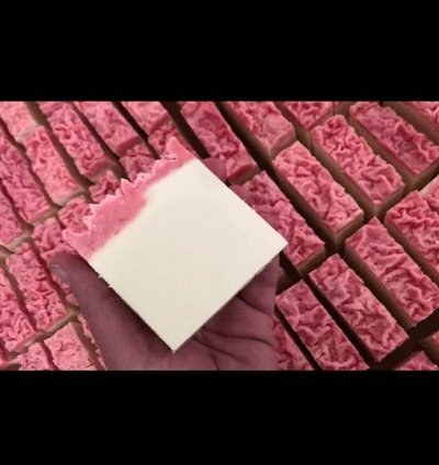 صابون الحمام التركي بالفراولة واليانسون
