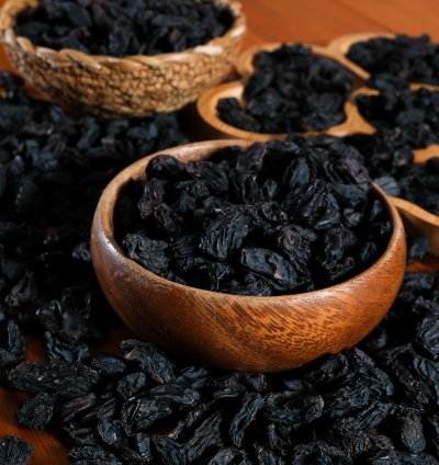 Dried Black Grapes