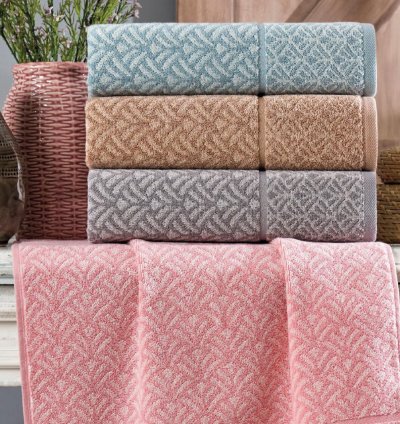 Yarn-Dyed Towels – Lasting Color & High Durability